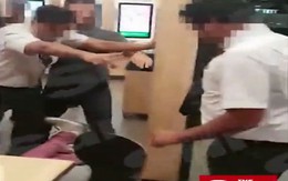 Ném đồ ăn vào phục vụ bàn, thực khách bị nhân viên đánh tới tấp