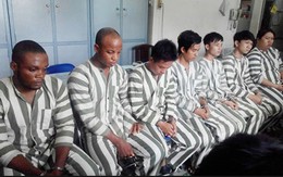 Yêu 'lính Mỹ', quý bà Sài Gòn bị lừa gần 700 triệu đồng