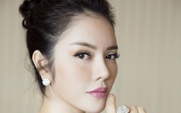 Lý Nhã Kỳ "cầm cân nảy mực" đấu trường nhan sắc quốc tế mà Huyền My tham dự