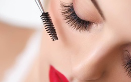 Dùng mascara không trôi cũng phải tẩy trang đúng cách, không phải qua loa là được đâu