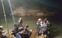 Nam sinh tử vong khi gội đầu ở sông Cầu