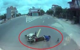 Xôn xao clip người đàn ông ở Thái Bình thoát chết hi hữu sau khi va vào ô tô