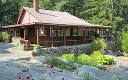 Ngôi nhà làm từ giấy báo vẫn đứng hiên ngang hàng trăm năm mà không mục nát