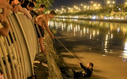 Trèo qua lan can cầu, người đàn ông gieo mình xuống kênh Tàu Hủ