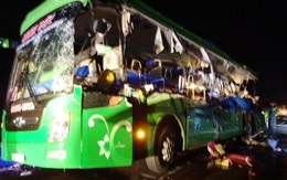 Ôtô khách và xe đầu kéo tông nhau, 5 người tử vong