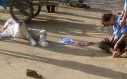 Ôtô tông chết nhân viên phà Thuận Giang rồi lao xuống sông