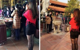 Đỏ mặt hình ảnh phản cảm thiếu nữ lễ chùa đầu năm