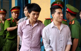 Mẹ nạn nhân rơi nước mắt xin tòa giảm án cho kẻ giết con mình