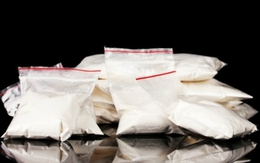 5 gói heroin quanh ghế lái của gã tài xế xe khách nghiện ma tuý