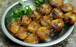 Những món nướng vỉa hè Sài Gòn kẻ chê người mê