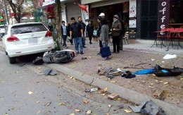 Ô tô va chạm với xe máy, húc văng đôi nam nữ lên vỉa hè