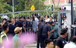15 phút kịch tính bên ngoài tòa xử nghi án Kim Jong Nam