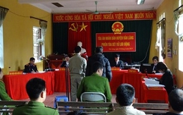 Ông nội 81 tuổi ra tòa vì cháu rủ đi bán ma túy