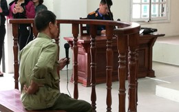 Lái xích lô chở tôn làm chết bé 9 tuổi, ôm lưng ngồi trả lời xét hỏi