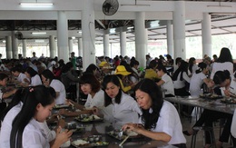 Ở nơi công nhân hiếm cơ hội… tiêu tiền