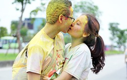Những nụ hôn “sắc màu” của bạn trẻ Hà thành