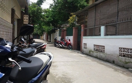 Mẹ khóc ngất khi thấy con trai út tử vong trong tư thế treo cổ