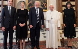 Vì sao vợ con ông Trump mặc đồ đen, đeo mạng khi gặp Giáo hoàng