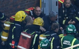 Tòa nhà 27 tầng hỏa hoạn: Ông lão vẫy áo kêu cứu thoát nạn sau 12 giờ hỏa hoạn ở Anh