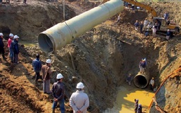 Đường ống nước sạch sông Đà lại gặp sự cố