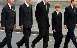 Hoàng tử Anh đau xót trước cách Hoàng gia làm đám tang cho công nương Diana