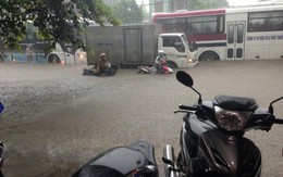 Quân đội điều xe đặc chủng ứng phó mưa ngập ở Thái Nguyên