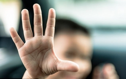 Bắt giữ kẻ hãm hiếp hơn 700 lần 5 bé gái nhận nuôi