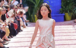 Con gái Lý Á Bằng - Vương Phi tự tin diễn thời trang  tại Pháp