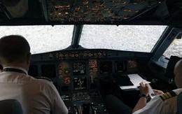 Cơ trưởng cứu sống 127 hành khách dù mất tầm nhìn khi hạ cánh