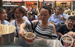 Tặng 5.000 tô mỳ miễn phí vì tìm được nhẫn kim cương