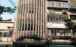 Lạ lùng tòa nhà không thang bộ, không thang máy vẫn phóng được xe vào tận cửa nhà