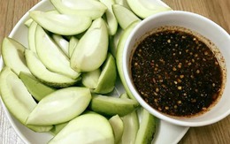 Xoài bao tử chấm mắm 'thần thánh': Dân ghiền ăn vặt ngày hết 1 tạ