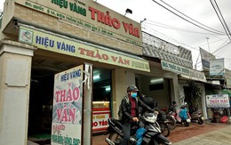 Đối tượng “hóa điên” sau khi bị bắt giữ vì trộm vàng