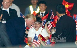 Cậu bé 11 tuổi được Tổng thống Donald Trump tặng hoa là ai?