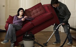Mới cưới 2 tuần, vợ đòi ly dị vì chồng tranh làm hết việc nhà