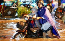 Sài Gòn nguy cơ ngập nặng do mưa to và triều cường
