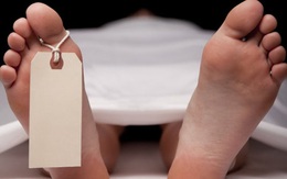 Sống cùng thi thể mẹ và anh trai suốt một năm