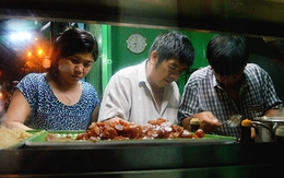 Tiệm xôi 40 năm đông khách dù gần nhà xác ở Sài Gòn