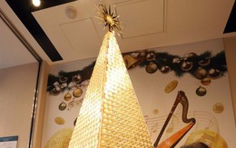 Cận cảnh cây thông Giáng sinh bằng vàng khối đắt giá hơn 70 tỷ đồng