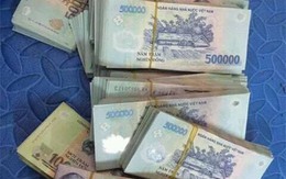 Ưng Hoàng Phúc khoe bọc tiền cát - xê "khủng" chỉ sau một tối đi diễn