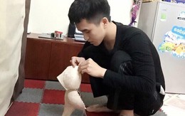 "Người đàn ông của năm" tỉ mẩn vá chiếc áo lót "thủng lỗ chỗ" cho vợ và sự thật bất ngờ
