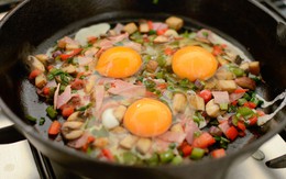 Trứng chiên nấm và phô mai