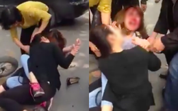 Sau va chạm giao thông, hai cô gái lao vào túm tóc, giằng co giữa phố Hà Nội