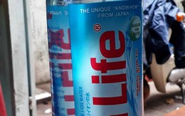 Nước I-on Life của Công ty CP nước Hoàng Minh bị khách hàng phản ánh có cặn và chất dơ bên trong
