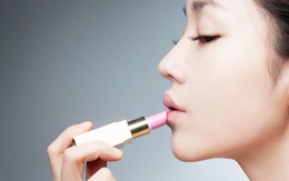 Gel tẩy da chết cay xè này sẽ khiến môi bạn hết sạch thâm, trở nên căng bóng chỉ sau vài lần sử dụng