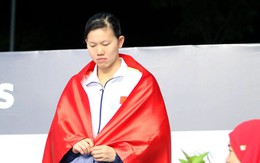 Ánh Viên bí xị lên nhận HC vàng
