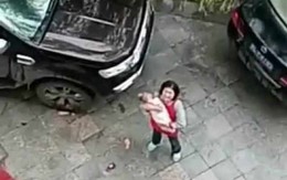 Bé 6 tháng tuổi bị bố mẹ ném từ tầng 15 xuống tử vong vì lý do gây phẫn nộ