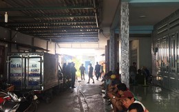 Bắt cóc bé trai đưa vào phòng tưới xăng dọa đốt