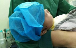 Bé trai 8 tháng lĩnh trọn mũi tên vào mặt, nghi do hàng xóm trả thù