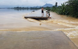 Hà Nội: Vỡ đê ở Chương Mỹ nhấn chìm nhà dân
